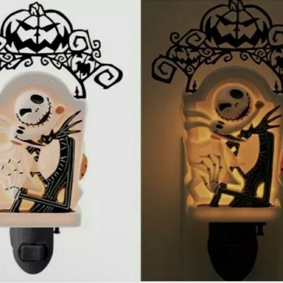 Scentsy Jack Skellington “Pumpkin King” mini plug in warmer w/ Jack’s Obsession - Picture 1 of 3